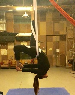 पिलेट्स और कार्डियो एक्सरसाइज कर खुद को फिट रखती हैं ‘रेस 3’ एक्ट्रेस डेजी शाह, ये है डाइट प्लान