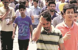 राजस्थान: जल्दबाजी की भर्तियों में नियमों की अनदेखी, बेरोजगारों के साथ मजाक बना