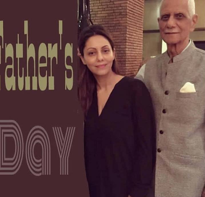 suhana khan, gauri khan, gauri suhana, suhana khan photos, suhana khan recent photos, suhana khan hot photos, shah rukh khan family, srk, srk daughter, gauri suhana london photos, Jansatta, entertainment news