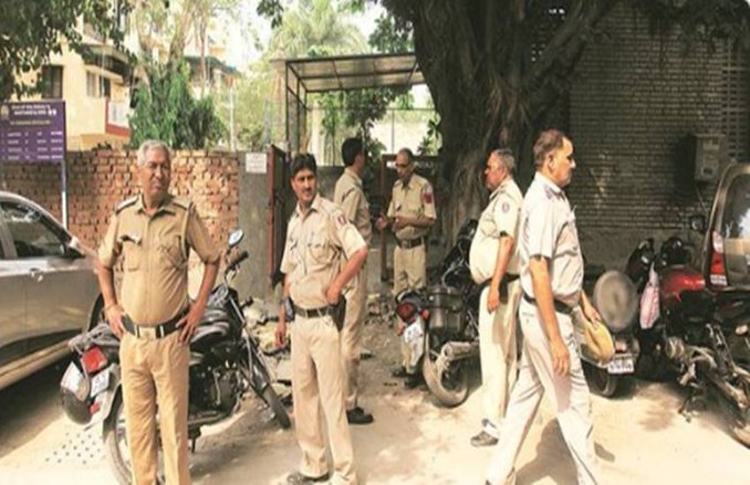 झारखंड: भाजयुमो ने निकाली बाइक रैली, जमकर की नारेबाजी, दुकानदारों ने कार्यकर्ताओं और पुलिस को दौड़ा-दौड़ा कर पीटा