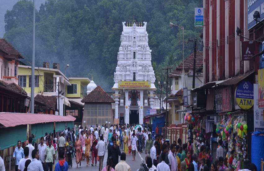 कुक्‍के श्री सुब्रमण्‍य स्‍वामी मंदिर कर्नाटक के सबसे धनी मंदिरों मेें से एक है। फोटो- kukketemple.com 