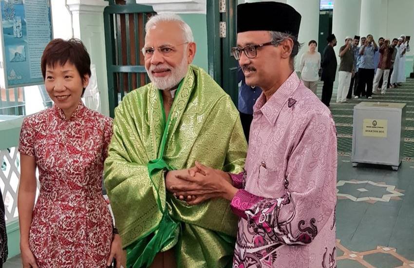 pm modi in Singapore, Narendra Modi in Singapore, modi singapore visit, pm modi south east asia tour, modi south east asia tour, modi last day in singapore, chulia mosque, chulia, Hindi news, news in Hindi, Jansatta pm modi in Singapore, Narendra Modi in Singapore, modi singapore visit, pm modi south east asia tour, modi south east asia tour, modi last day in singapore, chulia mosque, chulia, Hindi news, news in Hindi, Jansatta