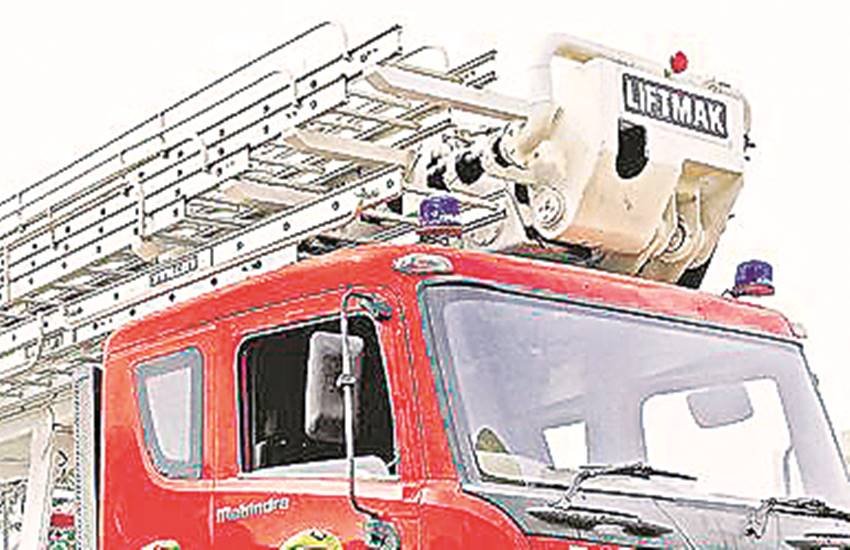 करीब दो साल पहले नोएडा के अग्निशमन विभाग ने ऊंची इमारतों में आग बुझाने के लिए हेलीकॉप्टर का इस्तेमाल करने का प्रस्ताव तैयार किया था।