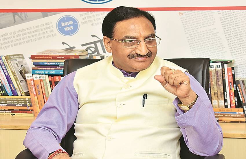 डॉ. रमेश पोखरियाल निशंक का जन्म 15 जुलाई, 1958 को उत्तराखंड के पौड़ी गढ़वाल के पिनानी गांव में हुआ।