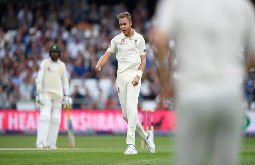 इंग्लैंड ने सीरीज में 1-1 से बराबरी कर ली है। इंग्लैंड ने सीरीज में 1-1 से बराबरी कर ली है।