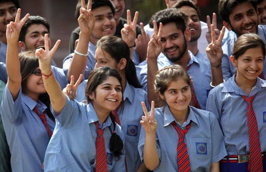 RBSE 12th Result 2018 Arts: स्टूडेंट्स अपना रिजल्ट बोर्ड की आधिकारिक वेबसाइट के अलावा SMS और मोबाइल ऐप से देख सकते हैं। 