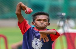 IND vs AFG: दोनों हाथ खराब, फिर भी इस भारतीय गेंदबाज की फिरकी में उलझे अफगानी बल्‍लेबाज