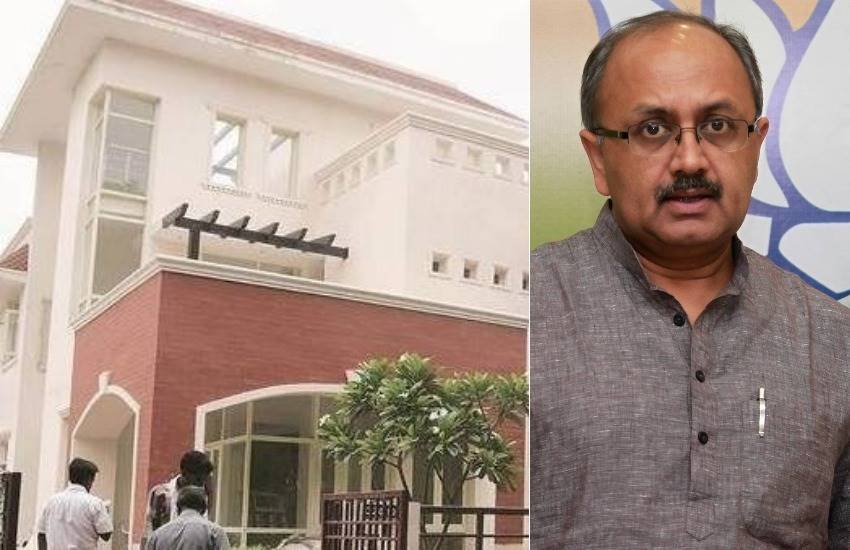 सिद्धार्थनाथ सिंह उत्तर प्रदेश के स्वास्थ्य मंत्री हैं, जिन्हें अखिलेश का पुराना बंगला पसंद आया है। (एक्सप्रेस फोटोः पार्था पॉल)