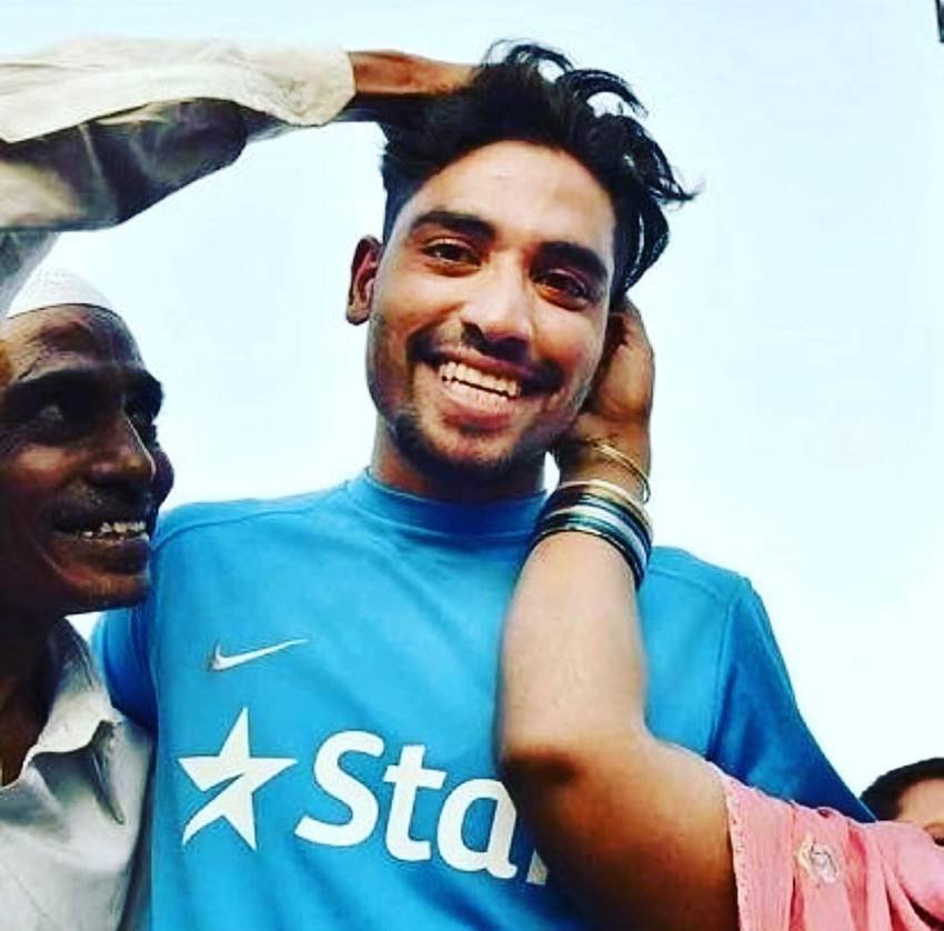 Mohammed Siraj, Gift, Jeep Compass, IPL Auction, IPL Salary, indian cricketer Mohammed Siraj, Mohammed Siraj new ride, Mohammed Siraj new car, Mohammed Siraj photos, Mohammed Siraj gallery jansata, Mohammed Siraj run, Mohammed Siraj wicket, IPL Mohammed Siraj, Mohammed Siraj in ipl Mohammed Siraj with kohli, kohali team Player Mohammed Siraj