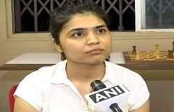 हिजाब के विरोध में ईरान न जाने वाली चेस प्लेयर संग खड़े हुए मोहम्मद कैफ