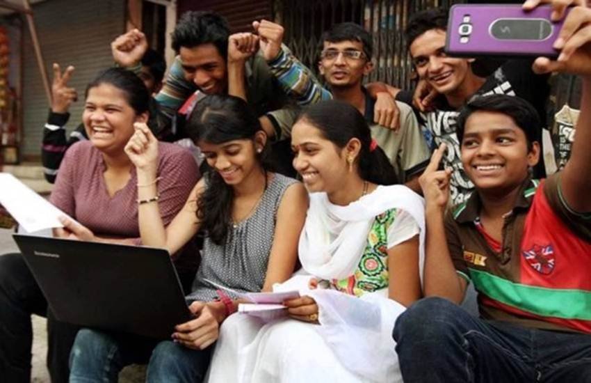 www.wbresults.nic.in, www.wbbse.org, Madhyamik Result 2018, WBBSE 10th Result 2018, wb.allresults.nic.in: ईस्ट मिदनापुर जिले का पास प्रतिशत सबसे अधिक रहा है।