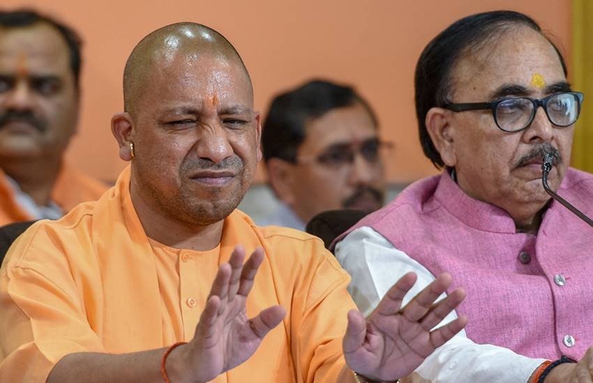 उत्तर प्रदेश के मुख्यमंत्री योगी आदित्यनाथ ने अधिकारियों को साफ निर्देश दिया है कि बकरीद के मौके पर खुले में जानवर ना काटे जाएं और नालियों में खून न बहाया जाय। 