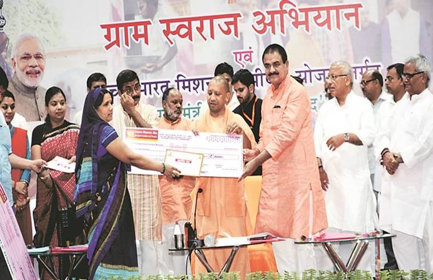 उत्तर प्रदेश के मुख्यमंत्री योगी आदित्यनाथ (फोटो सोर्स- एपी)