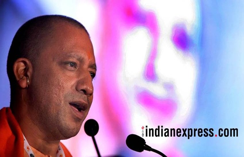कानपुर के छत्रपति शाहू जी महाराज विश्‍वविद्यालय में आयोजित कार्यक्रम का उद्घाटन करते सीएम योगी आदित्‍यनाथ। फोटो-जनसत्‍ता