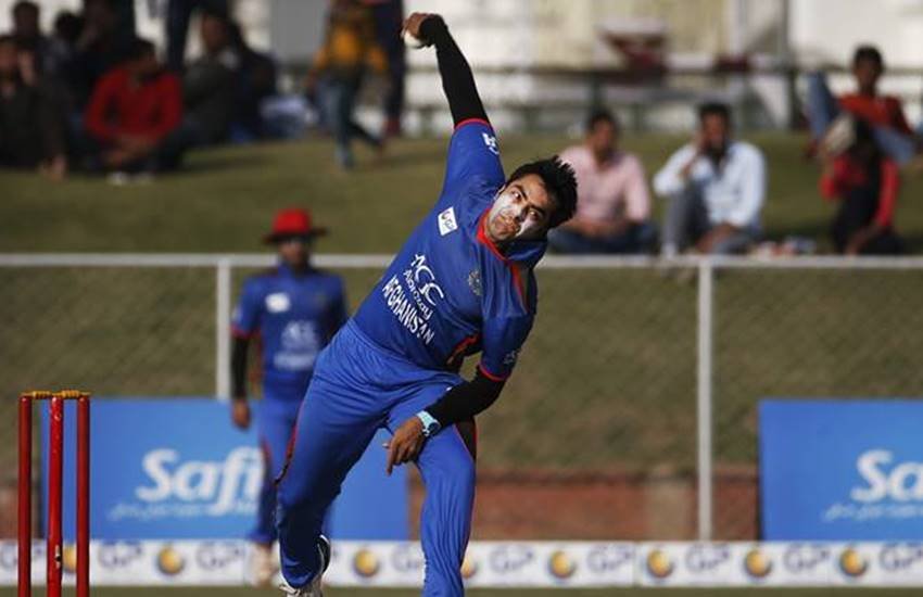 बांग्लादेश के कप्तान शाकिब अल हसन ने टॉस जीतकर अफगानिस्तान को पहले बल्लेबाजी का न्योता दिया। बांग्लादेश के कप्तान शाकिब अल हसन ने टॉस जीतकर अफगानिस्तान को पहले बल्लेबाजी का न्योता दिया।