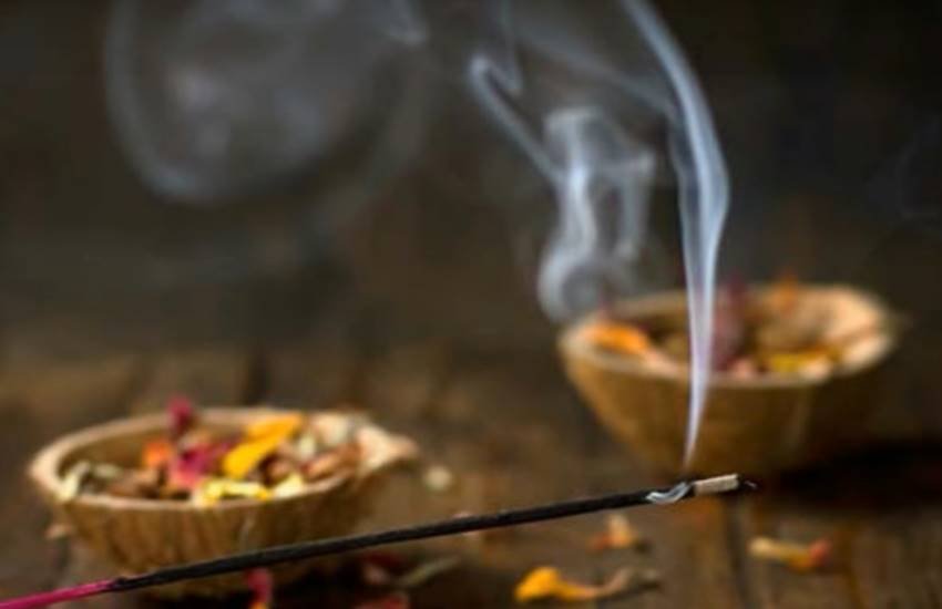 Dhoop And Agarbatti, Dhoop And Agarbatti facts, Dhoop And Agarbatti in worship, Dhoop And Agarbatti in prayer, Dhoop And Agarbatti unknown facts, Dhoop And Agarbatti benefits, benefits of Dhoop And Agarbatti, Hindu Religion, Religion news