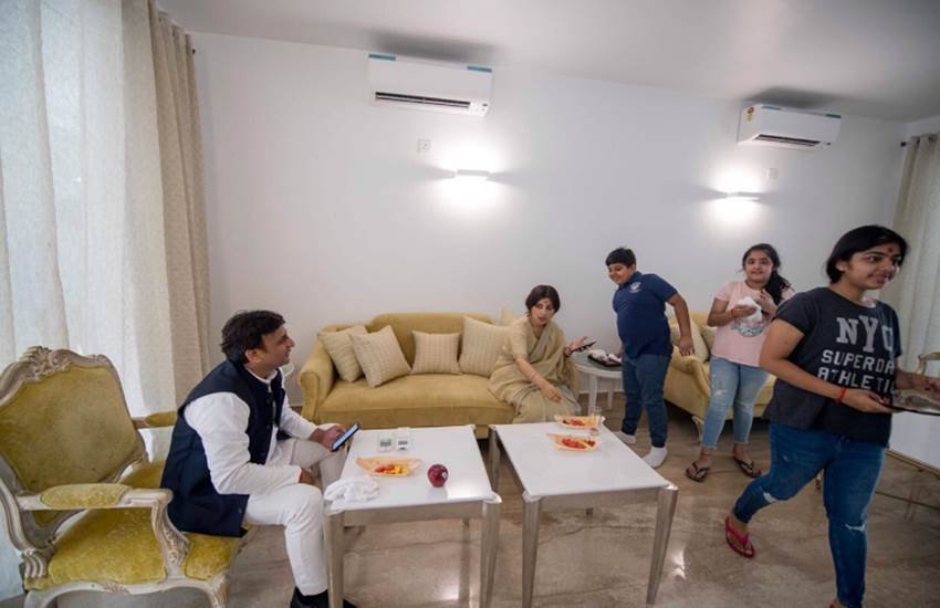 akhilesh yadav