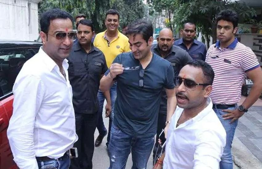 सोनू जालान के साथ अरबाज खान। (Photo Courtesy: Twitter)
