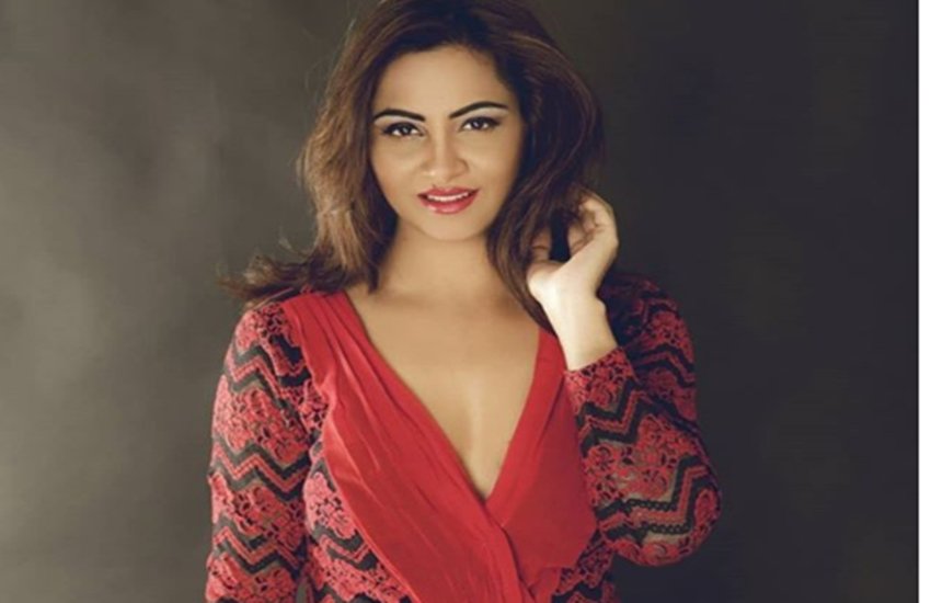 अर्शी खान। अर्शी खान।