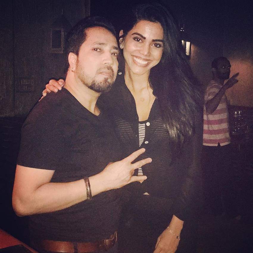 regina ramjit,Natasha Suri,Natasha,Dwayne Bravo,actress, Vivaan Bhatena,vikram bhatt,Puja Gupta,Natasha Suri,Mika Singh,Karan Singh Grover,Bipasha Basu,Bhushan Patel,'King Liar','Aadat