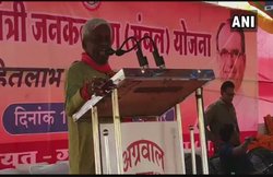 बीजेपी विधायक बोले- समाज विकृत करने वाले बच्चों को जन्म देने से बेहतर बांझ रह जाएं मां-बहनें