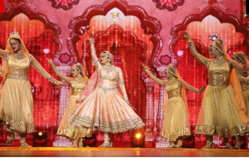 रेखा ने 20 साल बाद अपने सदाबहार गाने पर परफॉर्म किया।