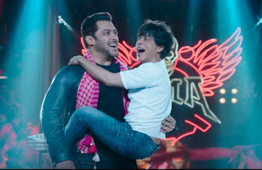 इससे पहले ट्यूबलाइट में शाहरूख ने सलमान के लिए कैमियो किया था। इससे पहले ट्यूबलाइट में शाहरूख ने सलमान के लिए कैमियो किया था।