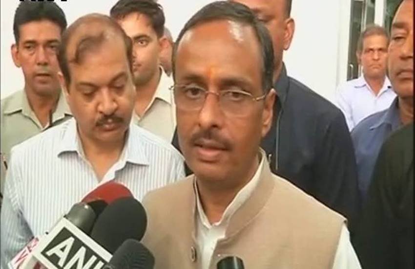 सीता को टेस्ट ट्यूब बेबी बताने वाले उत्तर प्रदेश के उप मुख्यमंत्री दिनेश शर्मा के विरुद्ध शाहजहांपुर के मुख्य न्यायिक मजिस्ट्रेट की अदालत में परिवाद दायर किया गया है। 