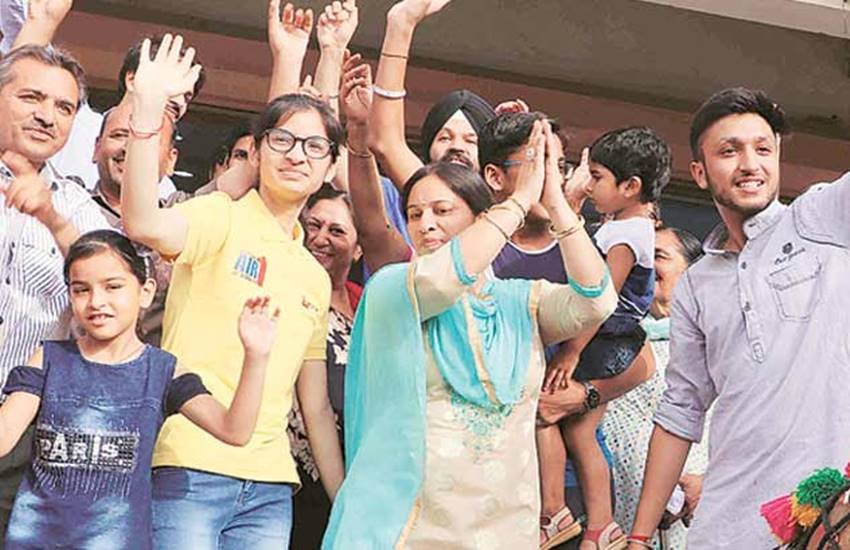 संगरूर जिले की 17 साल की एलिजा डॉक्टर देवराज डीएवी पब्लिक स्कूल की छात्रा हैं संगरूर जिले की 17 साल की एलिजा डॉक्टर देवराज डीएवी पब्लिक स्कूल की छात्रा हैं