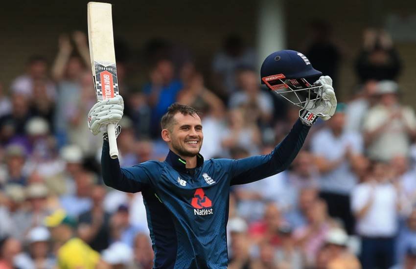 इस मैच में इंग्लैंड के लिए एलेक्स हेल्स ने सबसे ज्यादा 147 रन बनाए जिसके लिए उन्होंने सिर्फ 92 गेंदें लीं और 16 चौके तथा पांच छक्के लगाए। 