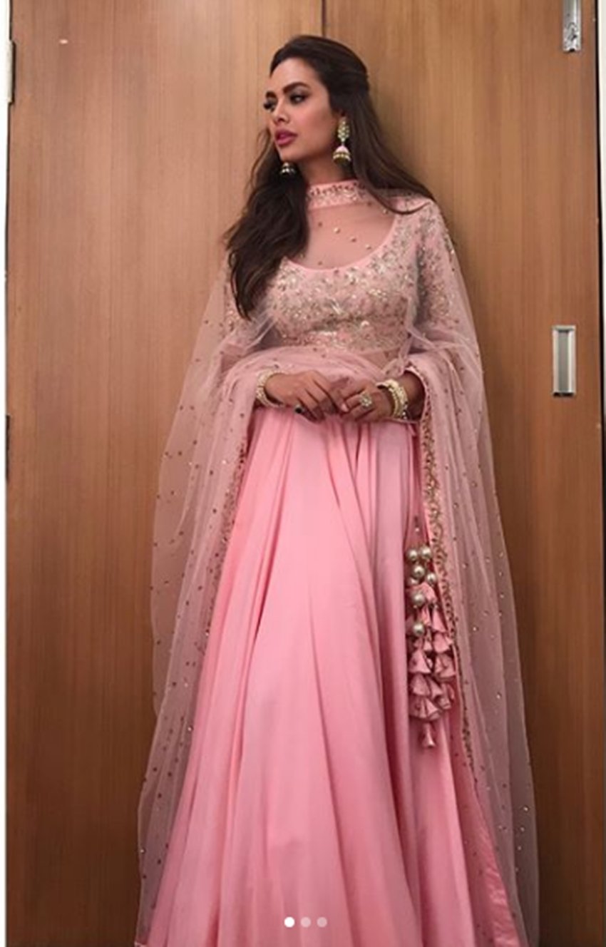 Esha Gupta, Esha Gupta bikini pics, Baadshaho, hardhik pandya, Esha Gupta vacation pics, Esha Gupta photos, Esha Gupta jansatta