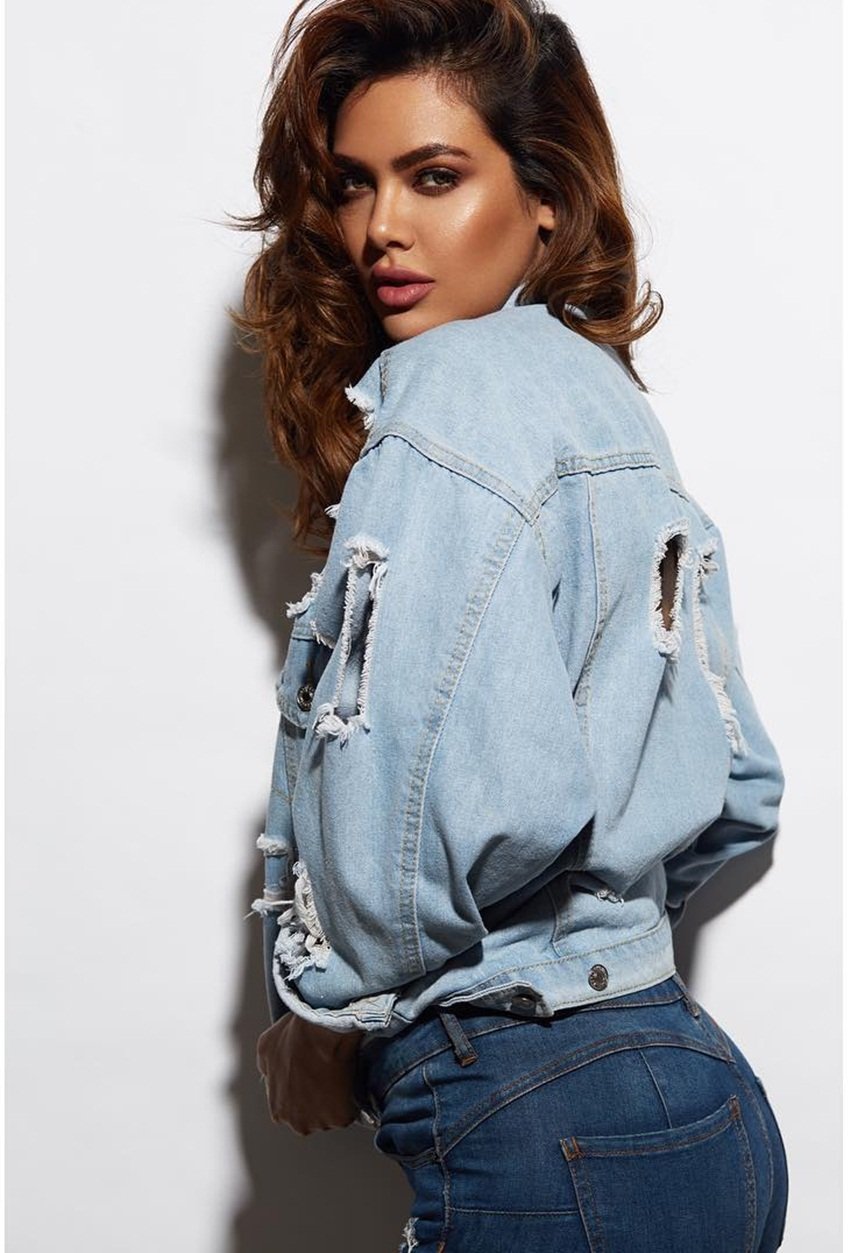 esha gupta upcoming movie, esha gupta hot pics, esha damage jeans, esha gupta jansatta gallery, esha gupta movie, esha gupta pics