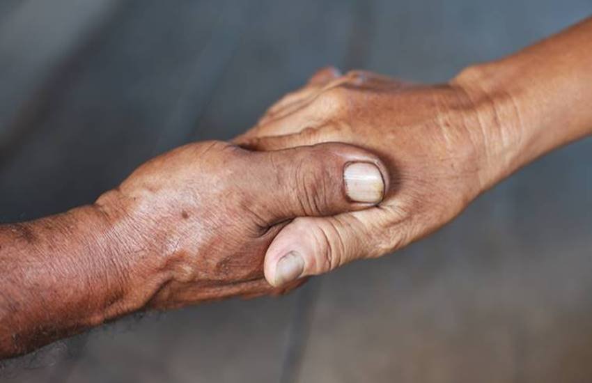  ईद-उल-फितर से ठीक पहले नोएडा स्थित जेपी हॉस्पिटल में दोस्ती और भाईचारे की एक अनूठी मिसाल सामने आई।