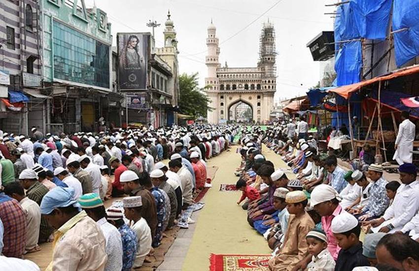 हैदराबाद की एक मस्जिद में मिली गैर मुस्लिम महिलाओं को नमाज पढ़ने की ईजाजत 