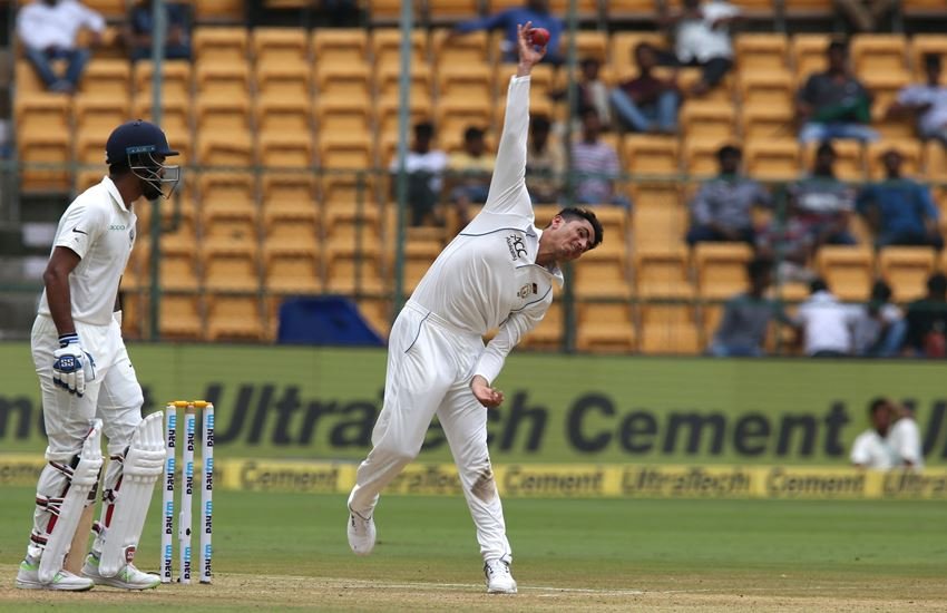 India vs Aghanistan Streaming: मैच के दौरान गेंदबाजी करते मुजीब। (Photo Courtesy: ICC)
