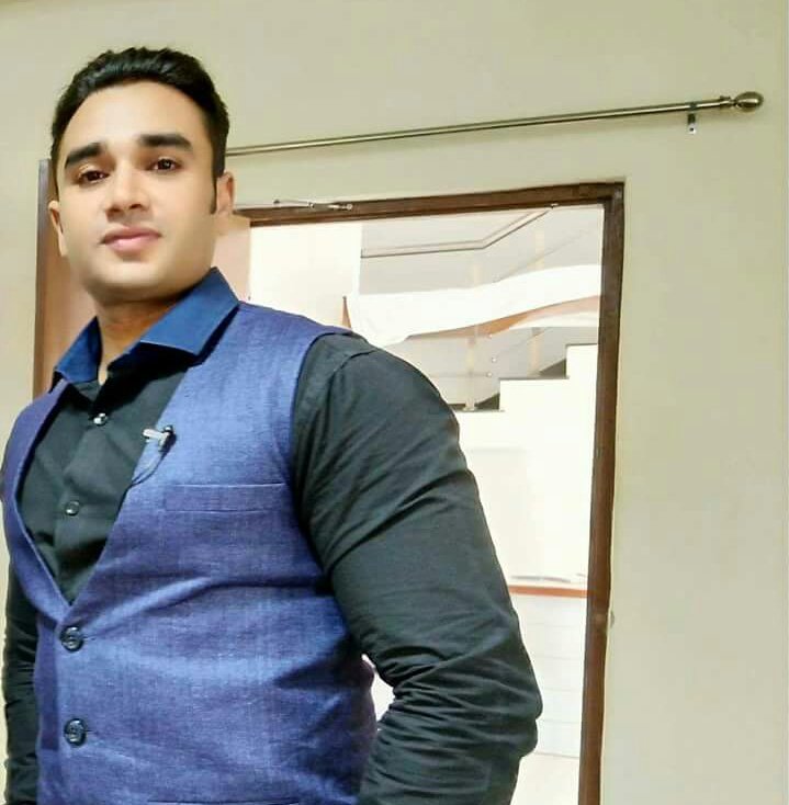 IPS, IPS Sachin Atulkar, SP Ujjain, IPS of Ujjain, Fittest IPS, IPS in GYM, Madhya Pradesh Police, Sachin Atulkar Fans, Girls,