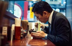 गजबः भूख लगने पर कर्मचारी तीन मिनट पहले लंच करने गया, कंपनी ने काटी सैलरी