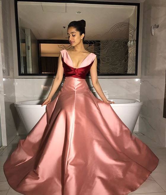 iifa 2018 day 3, iifa fashion, iifa 2018, iifa pics, kriti sanon, kriti sanon latest photos, kriti sanon fashion, shraddha kapoor, shraddha kapoor fashion, zaira wasim fashion, indian express, indian express news