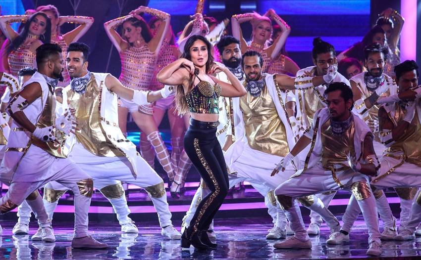 "miss india 2018, miss india 2018 finale, femina miss india 2018, kareena kapoor, kareena, femina miss india 2018, femina miss india 2018 finale, Jacqueline Fernandez, Neha Dhupia, Malaika Arora