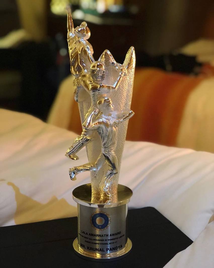 smriti mandhana, harmanreet kaur, viart kohli, mithali raj, AAnushka sharma, deepika pallikal, dinesh karthik, Krunalpandya, hadrik pandya, Naman, BCCI Award, M A K Pataudi Memorial Lecture and BCCI Awards,