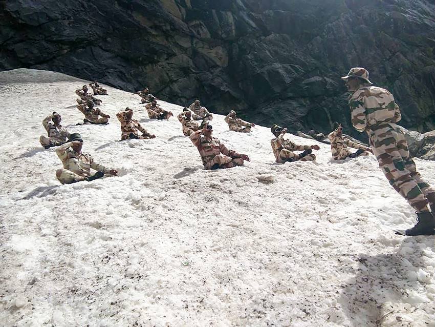 international yoga day, international day of yoga, international yoga day 2018, International Yoga day viral videos, International Yoga day Modi, International Yoga day funny, International Yoga day Air Force,,indian army, indian navy, indian airforce yoga, Indo-Tibetan Border Police force