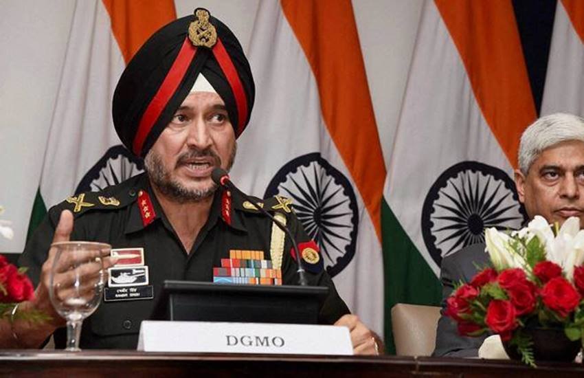 श्रीनगर में सेना के चिनार कोर के जनरल आॅफिसर कमांडिंगग लेफ्टिनेंट जनरल ए के भट्ट ने कहा कि कश्मीर के लोगों ने रमजान महीने में आतंकियों के खिलाफ सैन्य अभियान नहीं चलाने के केंद्र सरकार की घोषणा पर अच्छी प्रतिक्रिया दिखाई है और घाटी में कुछ शांति आई है। (PTI)