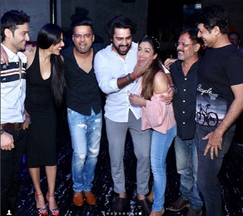 entertainment news, Bigg Boss 10, Bigg Boss 10 winner, Manveer Gurjar, Manveer Gurjar birthday party, Manveer Gurjar dance on Sapna Choudhary’s song, sapna choudhary