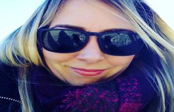 शादी के दिन ही दुल्‍हन ने किया ब्रेकअप, दोस्‍तों को लेकर हनीमून पर गई