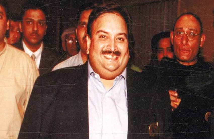 pnb fraud, pnb scam, pnb fraud case, gitanjali gems, mehul choksi, mehul choksi non bailable warrant, mehul choksi mob lynching, nirav modi, punjab national bank, money laundering, Hindi news, News in Hindi, Jansatta