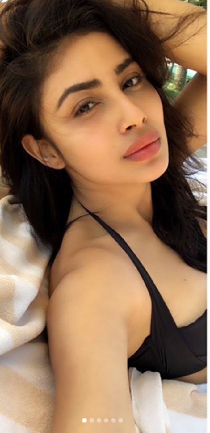 mouni roy, mouni roy troll, mouni roy instagram, mouni roy Akshay Kumar starrer film Gold, Akshay Kumar, mouni roy Akshay Kumar, jansatta, bollywood news