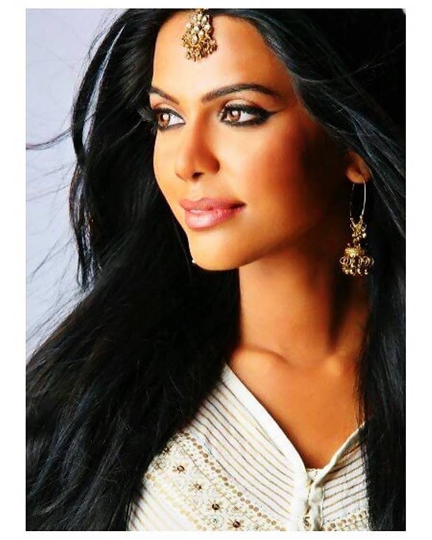regina ramjit,Natasha Suri,Natasha,Dwayne Bravo,actress, Vivaan Bhatena,vikram bhatt,Puja Gupta,Natasha Suri,Mika Singh,Karan Singh Grover,Bipasha Basu,Bhushan Patel,'King Liar','Aadat
