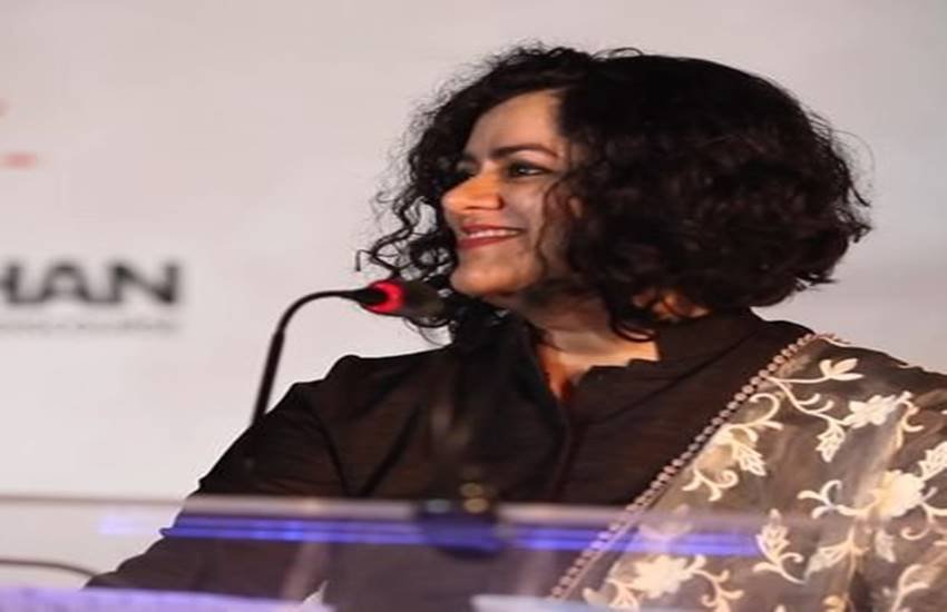 देश में सांप्रदायिक सद्भाव बढ़ाने और गैर मुस्लिमों को अपनी तहजीब से रू-ब-रू कराने के इरादे से लेखिका नाजिया इरम द्वारा शुरू की गई ‘इंटर फेथ’ इफ्तार की अनोखी पहल परवान चढ़ने लगी है और इस बार कई मुस्लिम पेशेवर महिलाएं भी इसका हिस्सा बन गई हैं, जो माह-ए-रमजान में अपने तमाम गैर मुस्लिम दोस्तों, रिश्तेदारों और जाननेवालों को इफ्तार के लिए आमंत्रित कर रही हैं। 