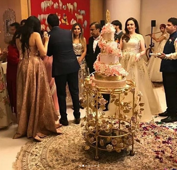 Akash Ambani, Shloka Mehta, engagement party, 30 june, Nita Ambani’s son Akash, venu luxurious residence Antilla, jansatta, entertainment news, bollywood news