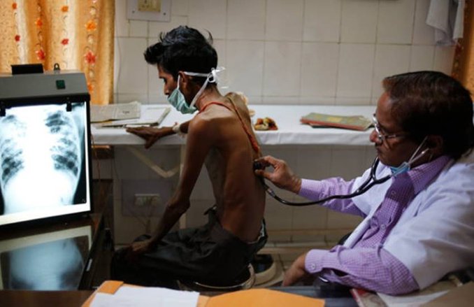 इलाज कराते-कराते सिर्फ एक साल में साढ़े पांच करोड़ भारतीय हो गए गरीब
